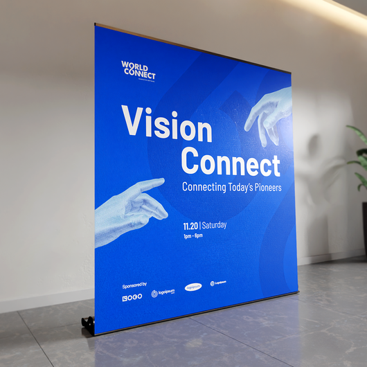 retractable and collapsible backdrop